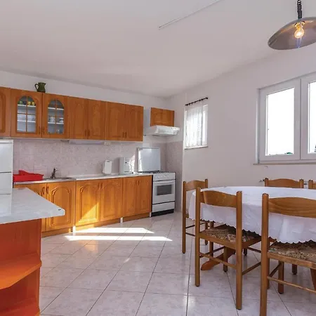 Nice In With Kitchen Daire Raslina