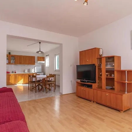 Nice In With Kitchen