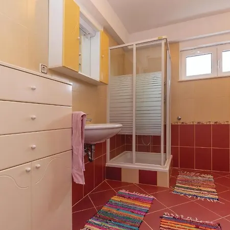 Nice In With Kitchen Daire Raslina